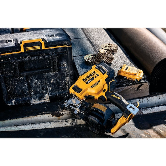 DEWALT DCN45RNB 20V MAX* 15° Cordless Coil Roofing Nailer (Bare Tool)